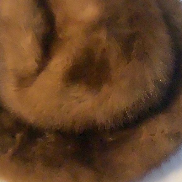 Henie Fur Hat, 100% Authentic - Picture 7 of 7
